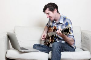 iStock 000013836989XSmall 300x199 Want To Get Paid For Your Next Internet Concert?