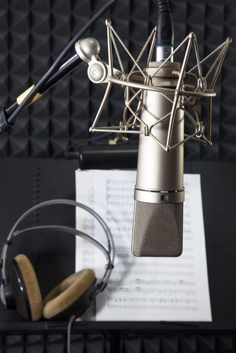Recording vocals: tips for preparing for your vocal session