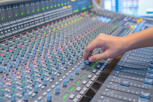 Eliminating background noise from mixes